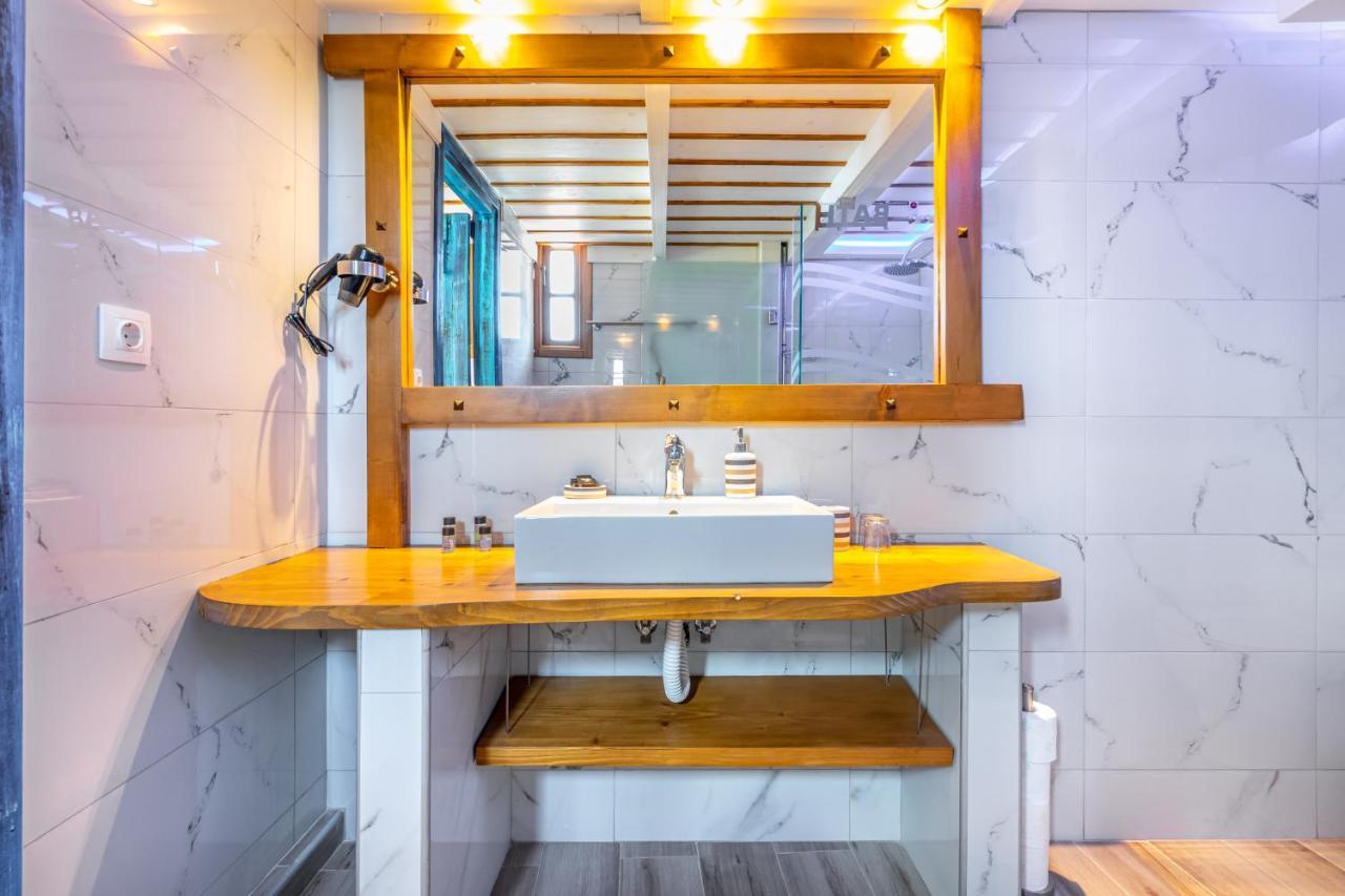 Cava D"Oro Suites Rhodes City Екстериор снимка